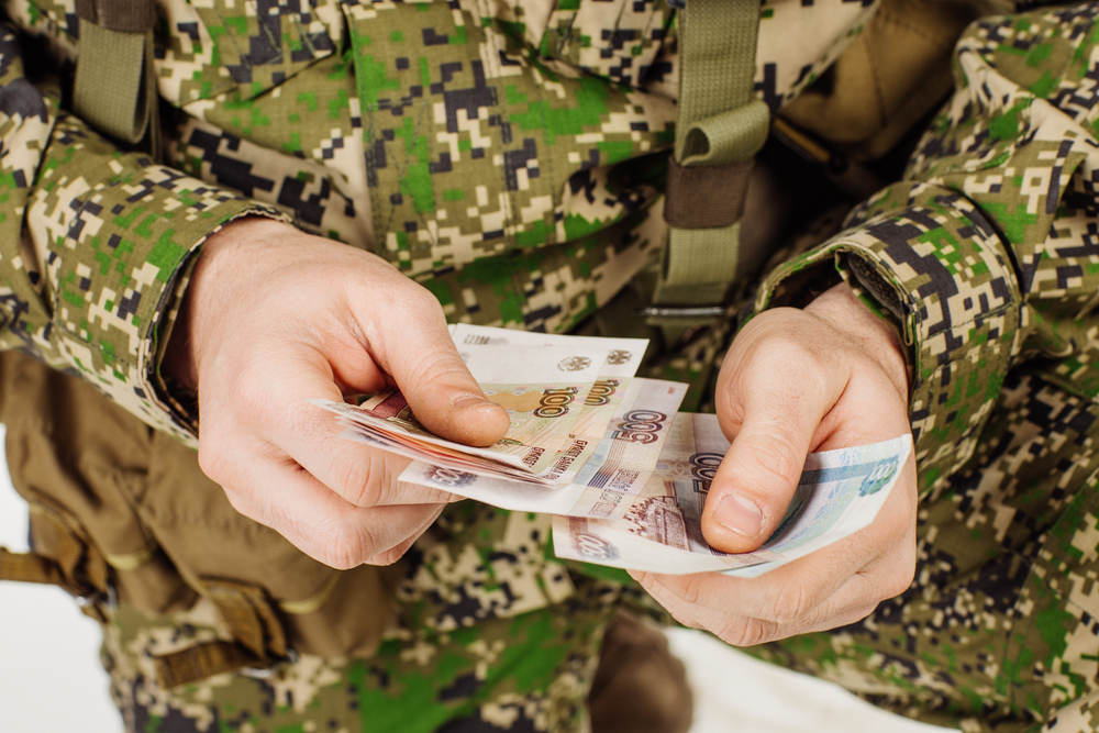 Установлен порядок осуществления единовременной денежной выплаты военнослужащим