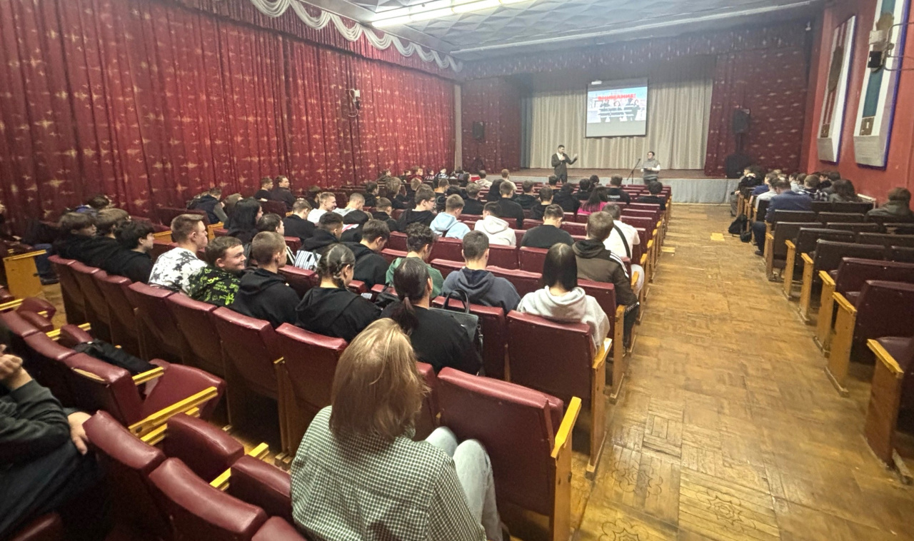 Представители ГБУ НО «Центр правового консультирования граждан и юридических лиц» провели лекцию  для студентов ГБПОУ Павловского автомеханического техникума им. И.И. Лепсе