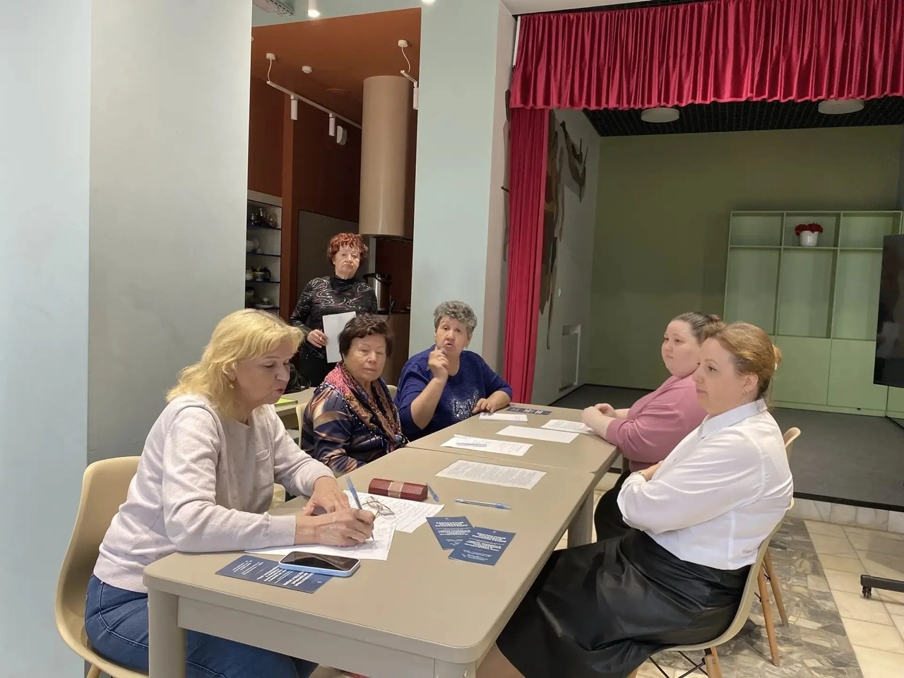 В Соседском центре «вМесте» юристы Центра правого консультирования провели  лекцию на тему: «Права пожилого человека»