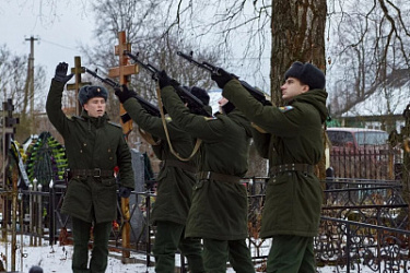Определены категории военнослужащих, в отношении которых действует особый порядок погребения