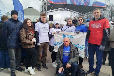Сотрудники государственно-правового департамента региона и Центра правового консультирования приняли участие в IV Всероссийской экологической акции «Особенности национальной уборки»